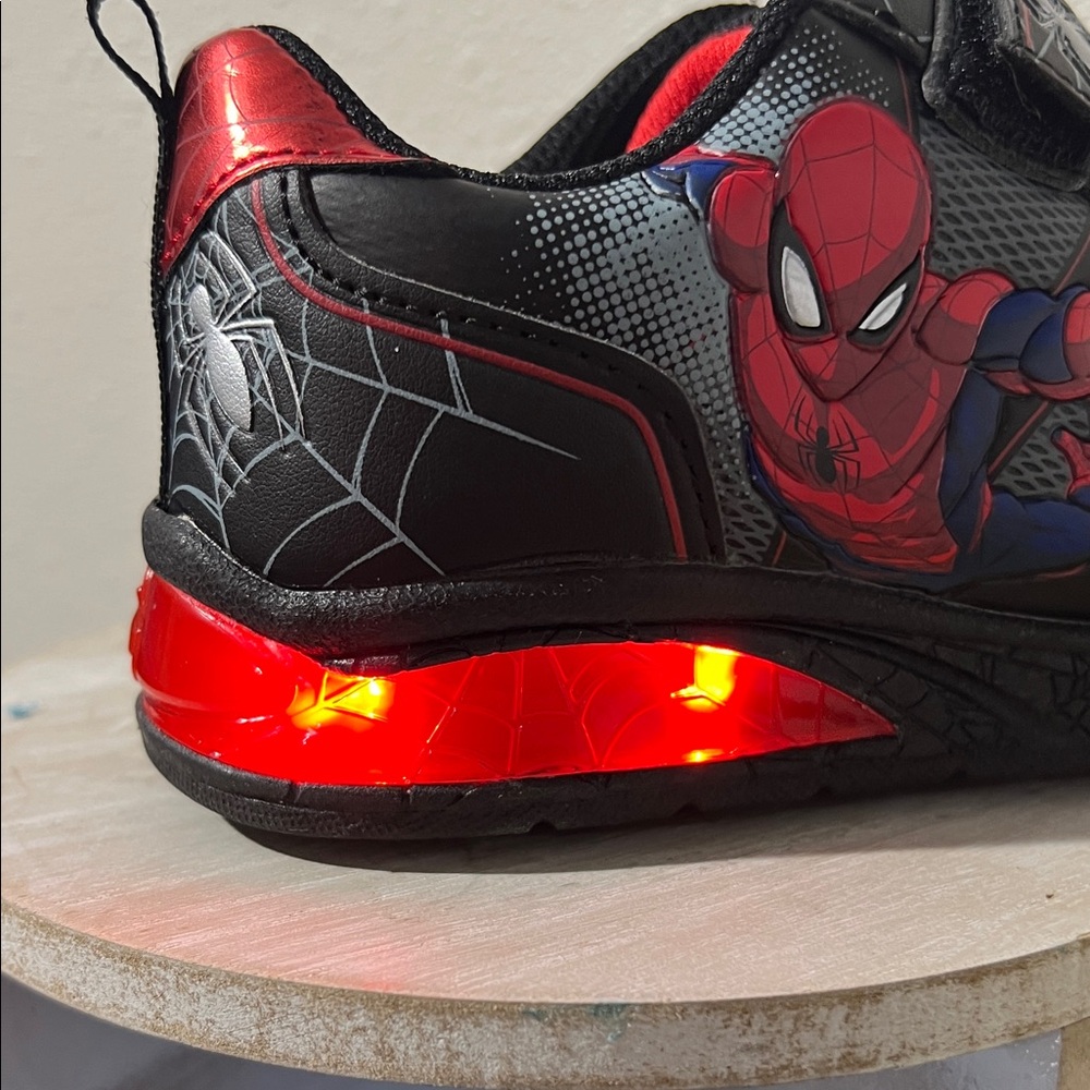 Marvel Spider-Man Kids Sneakers - Black and Red and Light Up❤️ - Picture 2 of 5